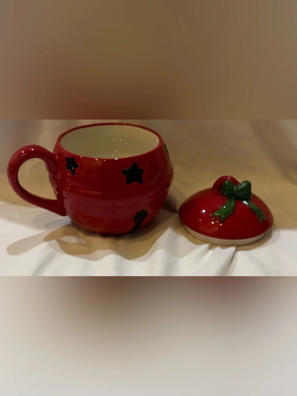 POTTERY BARN RED W/ GREEN BOW JINGLE BELL FIGURAL MUG W/ LID HOLIDAY NEW NWT